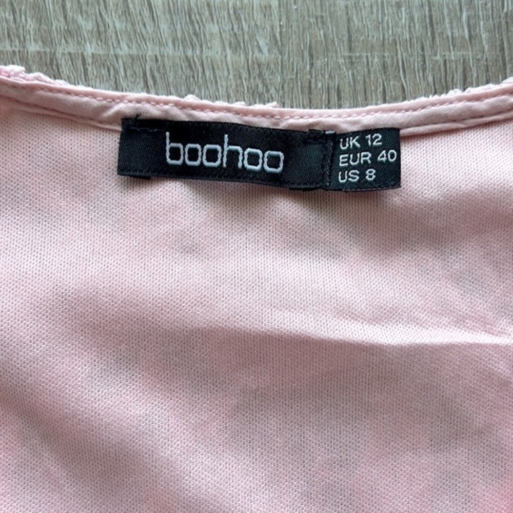 Boohoo Flare Sleeve Plunge Lace Crochet Crop Top size 8 - Picture 4 of 6